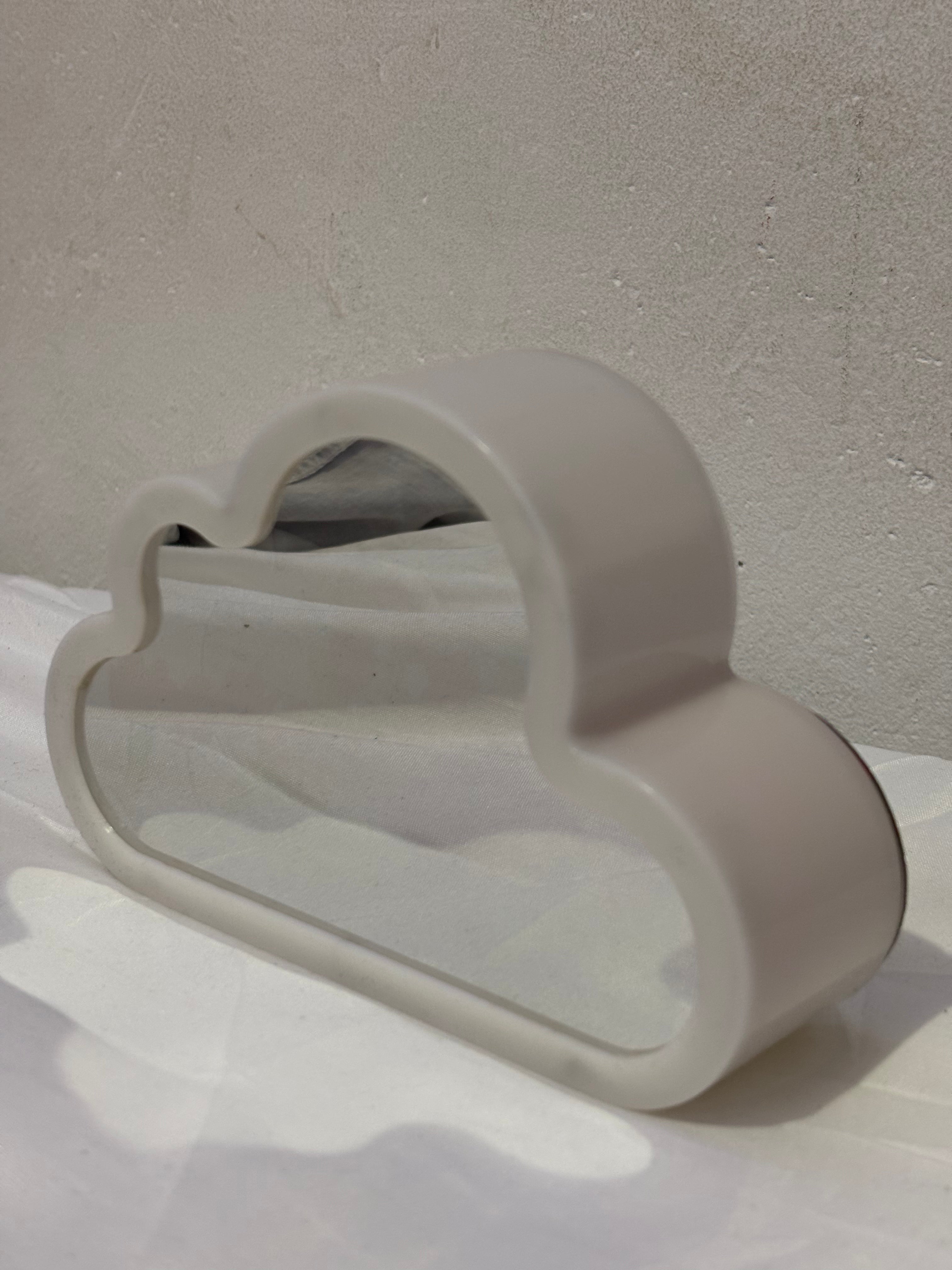 Lampka nocna w kształcie tulipana